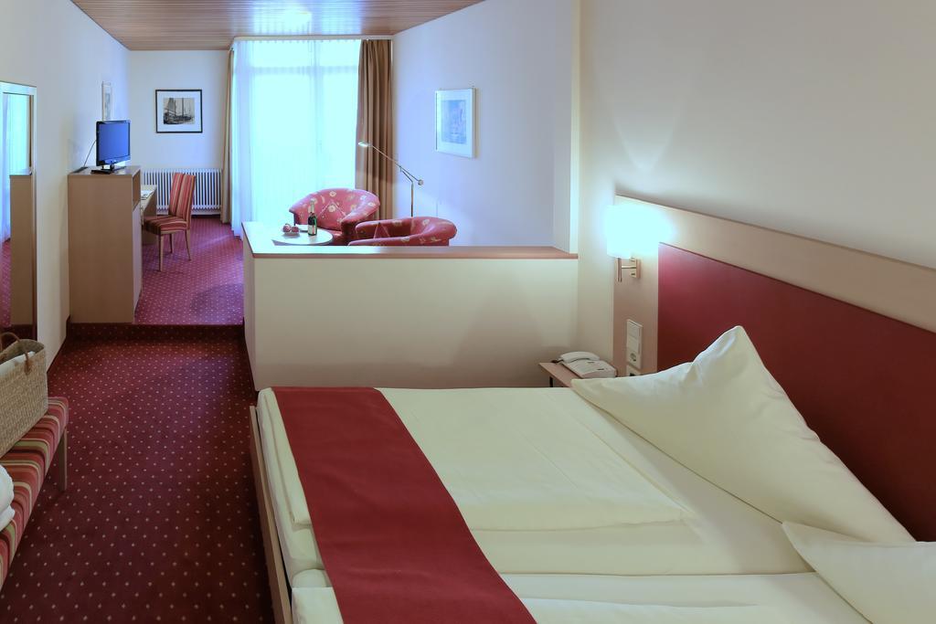 Hotel Hirschen Glottertal Eksteriør bilde